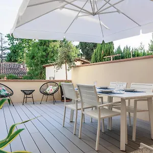  Apartment Torrigiani Charming