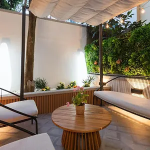  Apartment Elegante Con Giardino Privato, Jacuzzi Nel Cuore Di