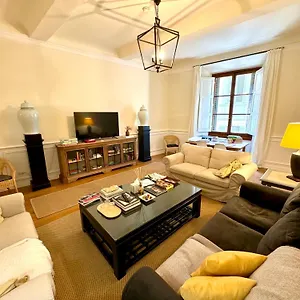  Apartment Tintori Elegant By Rebnb